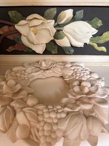 lot 158 image: Beautiful Porcelain Wreath and Picture of Flowers