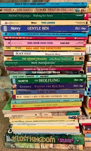 lot 98 image: Large Collection of Vintage Books