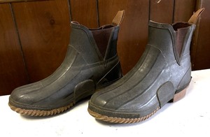 lot 407 image: Cabelas Thinsulate Steel Shank Boots