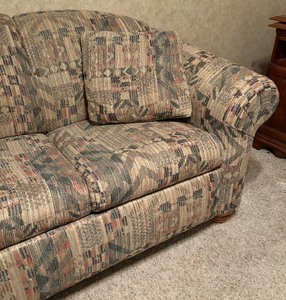 lot 435 image: Vintage Hide A Bed Sofa  Couch