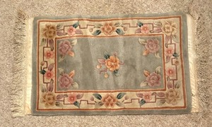 lot 356 image: Vintage Rug