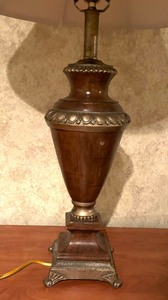 lot 357 image: Lovely Lamp