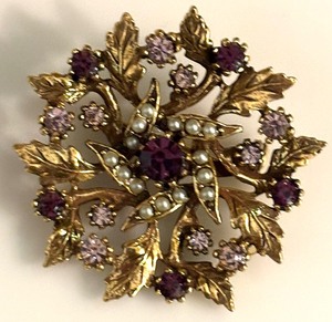lot 364 image: Dazzling Vintage Bracelet, Earring and Brooch Set