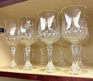 lot 367 image: Classy Crystal and Glass Stemware and Glasses