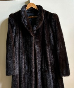 lot 369 image: Vintage Albrechts Black Fur Coat