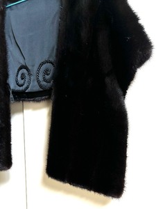 lot 237C image: Beautiful Black Shrug by Saga Mink