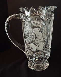 lot 376 image: Crystal and Clear Glass Grouping