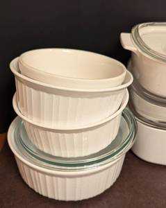 lot 315 image: Assorted Corningware Baking Dishes