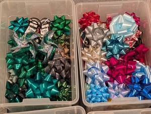 lot 301 image: Totes of Holiday Bows