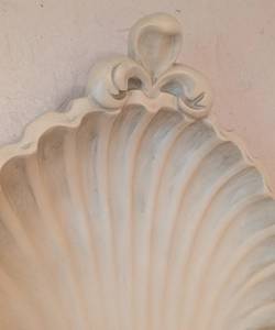 lot 312 image: Scalloped Resin Wall Shelf