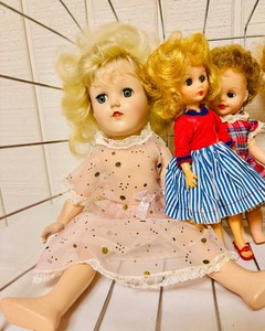 lot 262 image: Lot of Vintage Baby Dolls in Crate