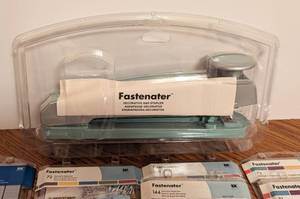 lot 216 image: Fastenater Stapler and New Bar Packs