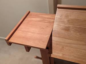 lot 222 image: Adjustable Rolling Wood Work Stand