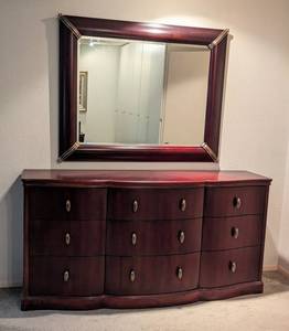lot 31 image: Bernhardt Mirrored Dresser