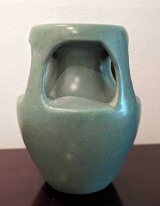 lot 37 image: Large Ceramic Vase by Haeger