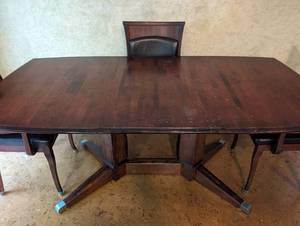 lot 41 image: Mahogany Wood Dining Table