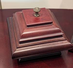lot 39 image: Bombay Candleholder and Ring Box