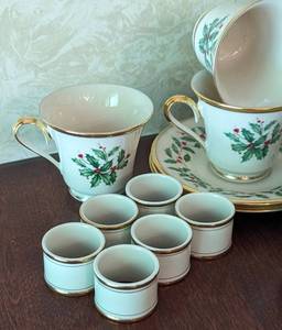 lot 48 image: Lenox Holiday Dishes