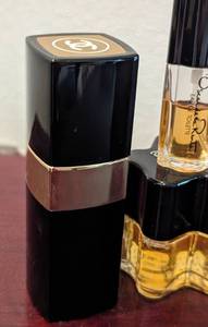 lot 57 image: Chanel, YSL and Oscar de la Renta Womens Perfume