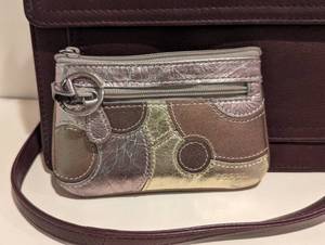 lot 62 image: Fossil Leather Purse and Wallet