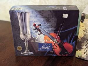lot 67 image: Assorted Glassware