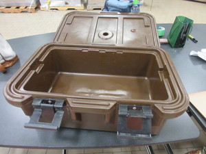 lot 604 image: CAMBRO FOOD PAN CARRIER
