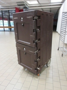 lot 605 image: CAMBRO CAMCART SHEET PANTRAY STORAGE CARRIER
