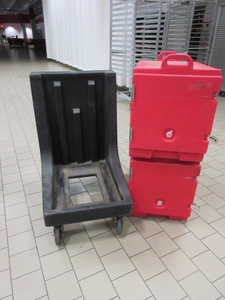 lot 606 image: CAMBRO PAN CARRIERS AND TRANSPORT DOLLY