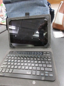 lot 623 image: APPLE I PAD 9.7