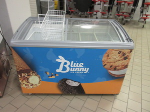lot 602 image: BLUE BUNNY ICE CREAM FREEZER