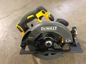 lot 13 image: DEWALT FLEXVOLT 60V MAX Cordless Brushless 7-14 in. Circular Saw with Brake (Tool Only)  Customer Returns See Pictures