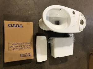 lot 6 image: Toto Toilet Customer Returns See Pictures