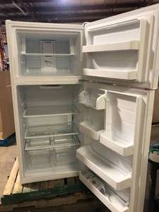 lot 22 image: Vissani 18 cu. ft. Top Freezer Refrigerator DOE in White Damaged  Customer Returns See Pictures