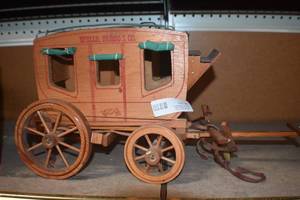 lot 5 image: Stage Coach Decor