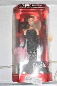 lot 8 image: Barbie Doll