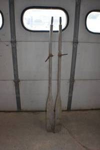 lot 34 image: Oars