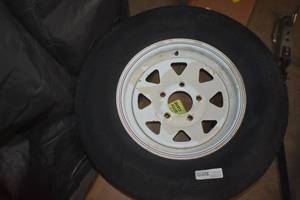 lot 35 image: Trailer Tire