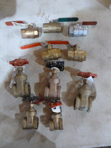 lot 41 image: 10 Valves
