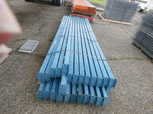lot 7 image: 25 Pallet Racking Beams