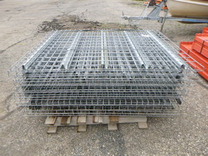 lot 11 image: Pallet Racking Wire Decks