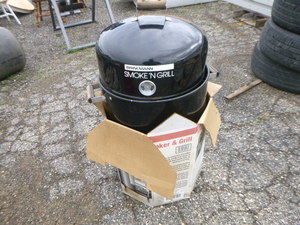 lot 19 image: Brinkman Smoke N Grill Charcoal Water Smoker and Grill