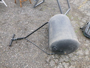 lot 21 image: Brinly-Hardy Lawn Roller