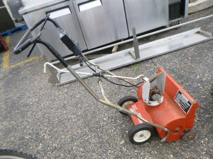 lot 101 image: Sears Electric Snowblower