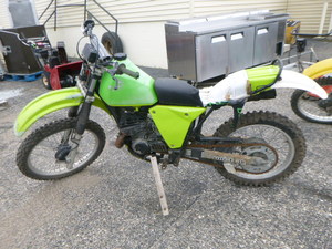 lot 102 image: 1982 Kawasaki Dirt Bike