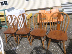 lot 114 image: 4 Dining Chairs