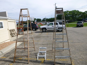 lot 117 image: 2 Ladders and Boat Ladder