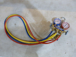 lot 128 image: Yellow Jacket Test and Charging Manifold