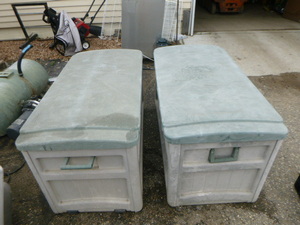 lot 142 image: 2 Suncast Yard Containers