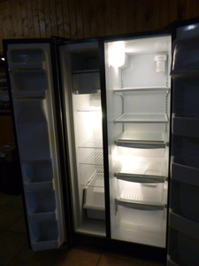lot 2 image: GE Side-By-Side RefrigeratorFreezer