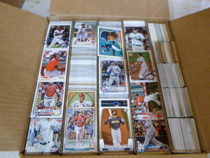 lot 153 image: 3,800 Card Lot of Baseball Cards